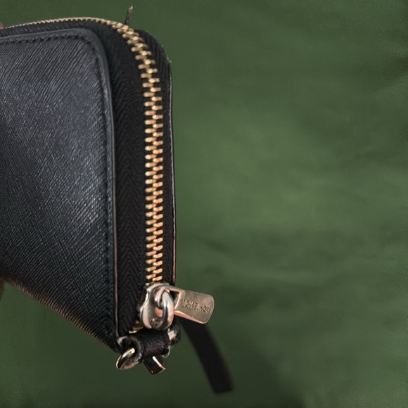 Michael Kors Wallet - Picture 5 of 6